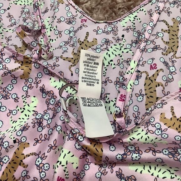 Victoria’s Secret Y2K Style Pastel Pink Retro Tiger Print Camisole Size Small - Picture 12 of 12